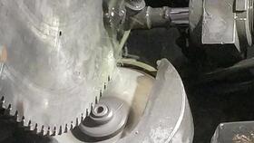 合金圓盤鋸片表面修磨過程 一起走進豐金銳刀具廠